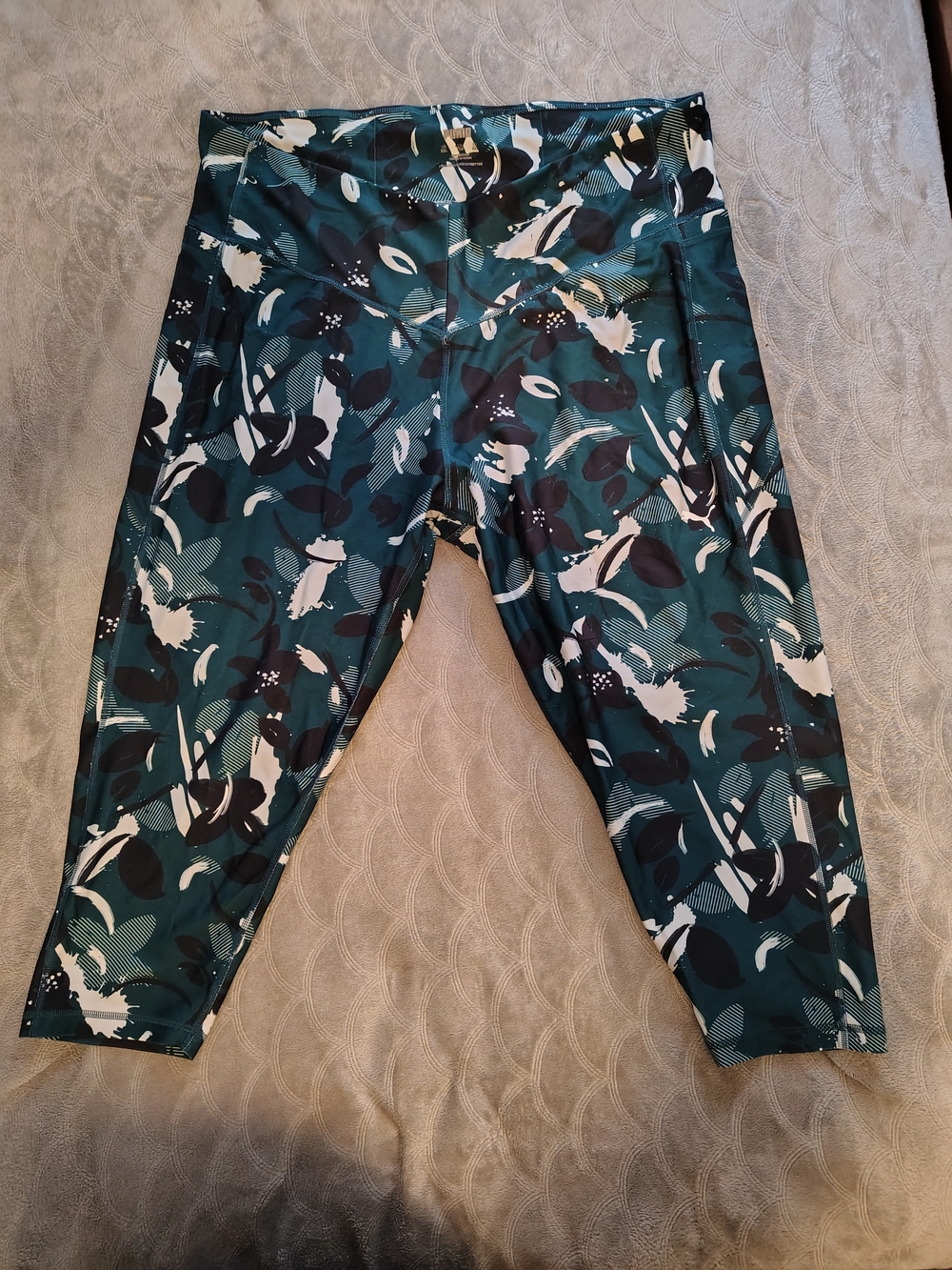 Puma Dark Teal & White Floral Capri Leggings